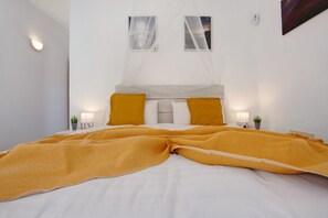1 bedroom, free WiFi, bed sheets