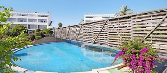 Holiday Home 'Casa En Costa Ballena' with Shared Pool, Private Terrace and Air Conditioning