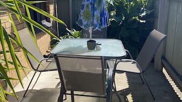 屋外ダイニングエリア