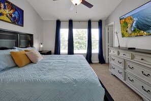 3 habitaciones, tabla de planchar con plancha y cuna de viaje 