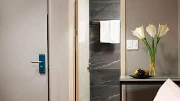 Superior Room | 1 bedroom, minibar, desk, blackout curtains