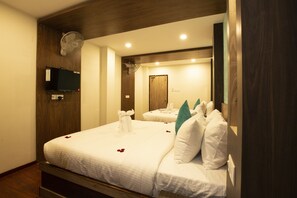 Select Comfort beds, desk, soundproofing, free WiFi - HOTEL RAMTEL INN (Madurai)