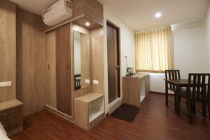 Comfort-værelse | Select Comfort-senge, skrivebord, lydisolering, gratis Wi-Fi