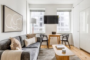 Télévision, chaîne hi-fi