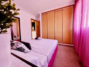 1 bedroom, iron/ironing board, Internet, bed sheets - Apt  near center & port (Torrevieja)