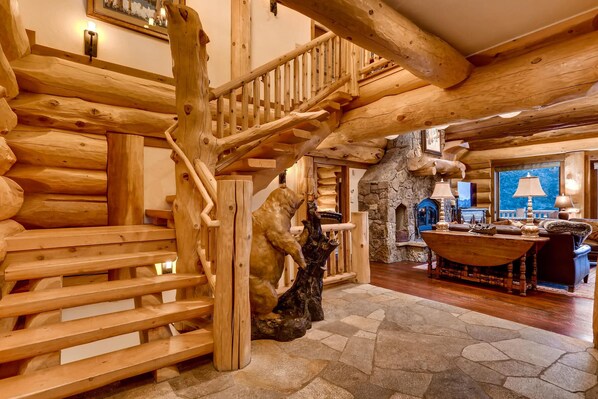 المنشأة من الداخل