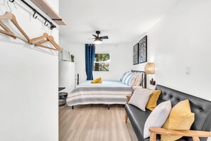 1 habitación, escritorio, tabla de planchar con plancha y wifi gratis