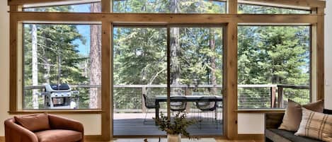 تلفزيون ذكي، مدفأة، ألعاب فيديو، ستيريو