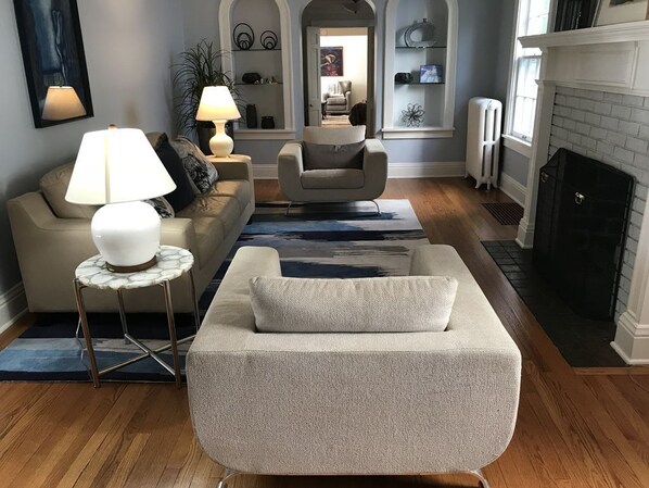Living area - Gorgeous home for rent for Notre Dame events (South Bend)