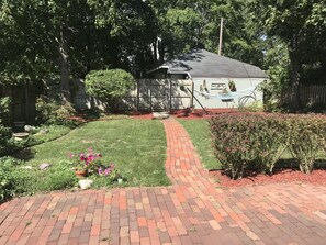 Property grounds - Gorgeous home for rent for Notre Dame events (South Bend)