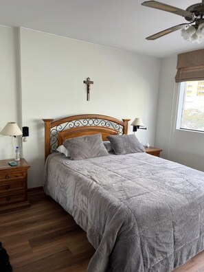 3 chambres, bureau, Wi-Fi, draps fournis