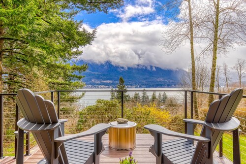 Modern, river-view home with 2 decks, Ping-Pong, fireplace & washer/dryer