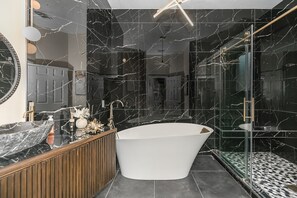 Shower, hair dryer, bidet, towels - Modern Family Lake House,  Boat,  Hot tub, Shared Pool, Baby Necessities  (Cypress)