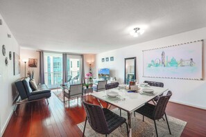 Dining - Brickell Stay with City Views (Miami)
