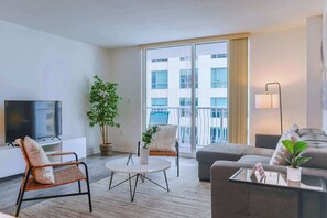 TV - Free Parking + Balcony Views | Brickell Getaway (Miami)