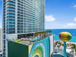 Exterior - Wake Up to Stunning Ocean Views – Luxury Condo (Hollywood)