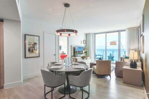 Dining - Wake Up to Stunning Ocean Views – Luxury Condo (Hollywood)
