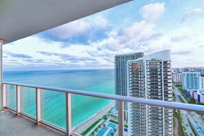Property grounds - 37th-Floor | Direct Ocean Views | Beach Access (Hollywood)