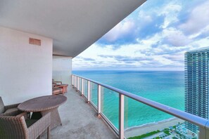 Property grounds - 37th-Floor | Direct Ocean Views | Beach Access (Hollywood)