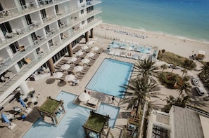 Et basseng på takterrassen