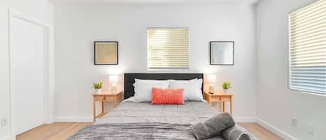 Iron/ironing board, WiFi, bed sheets