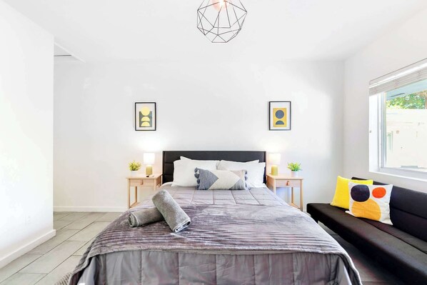 WiFi, bed sheets
