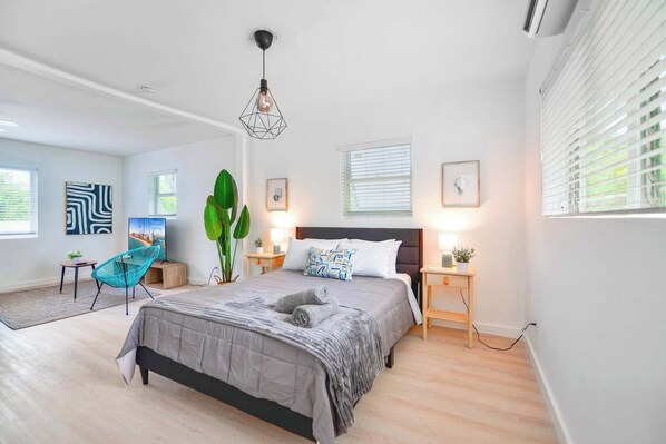 Iron/ironing board, WiFi, bed sheets