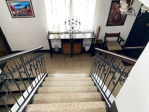 Handrails in stairways
