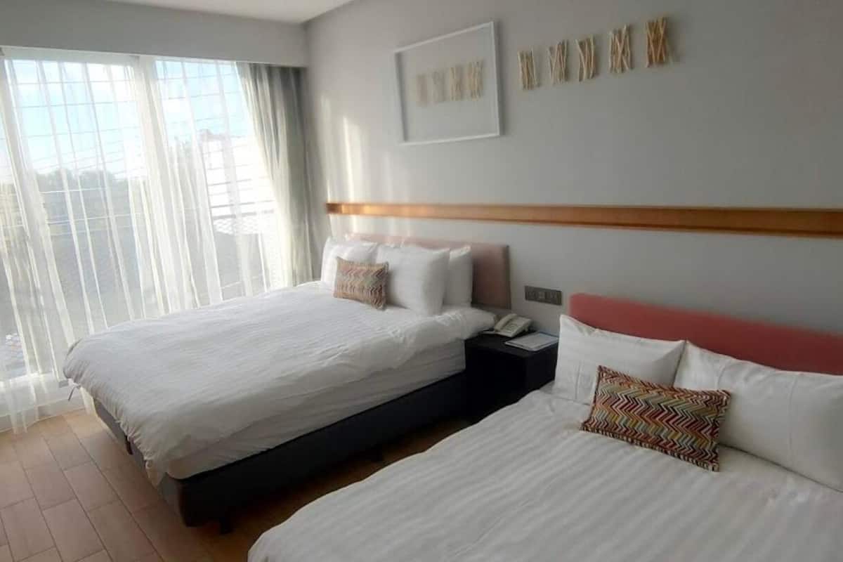 Tripla Classic, 1 letto queen con divano letto | Tende oscuranti, Wi-Fi gratuito
