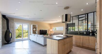 Villa swimming pool, air conditioning, garden, barbecue, internet, renovated in 2023