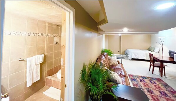 1 makuuhuone, työpöytä, Wi-Fi, vuodevaatteet