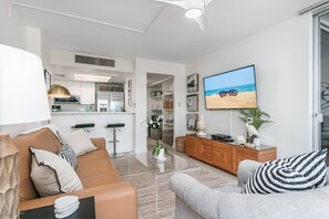 Smart TV - Beachfront Paradise with Private Beach Access, Pools, Tennis, Cabana Rentals & More at Palm Bay Club (Siesta Key)