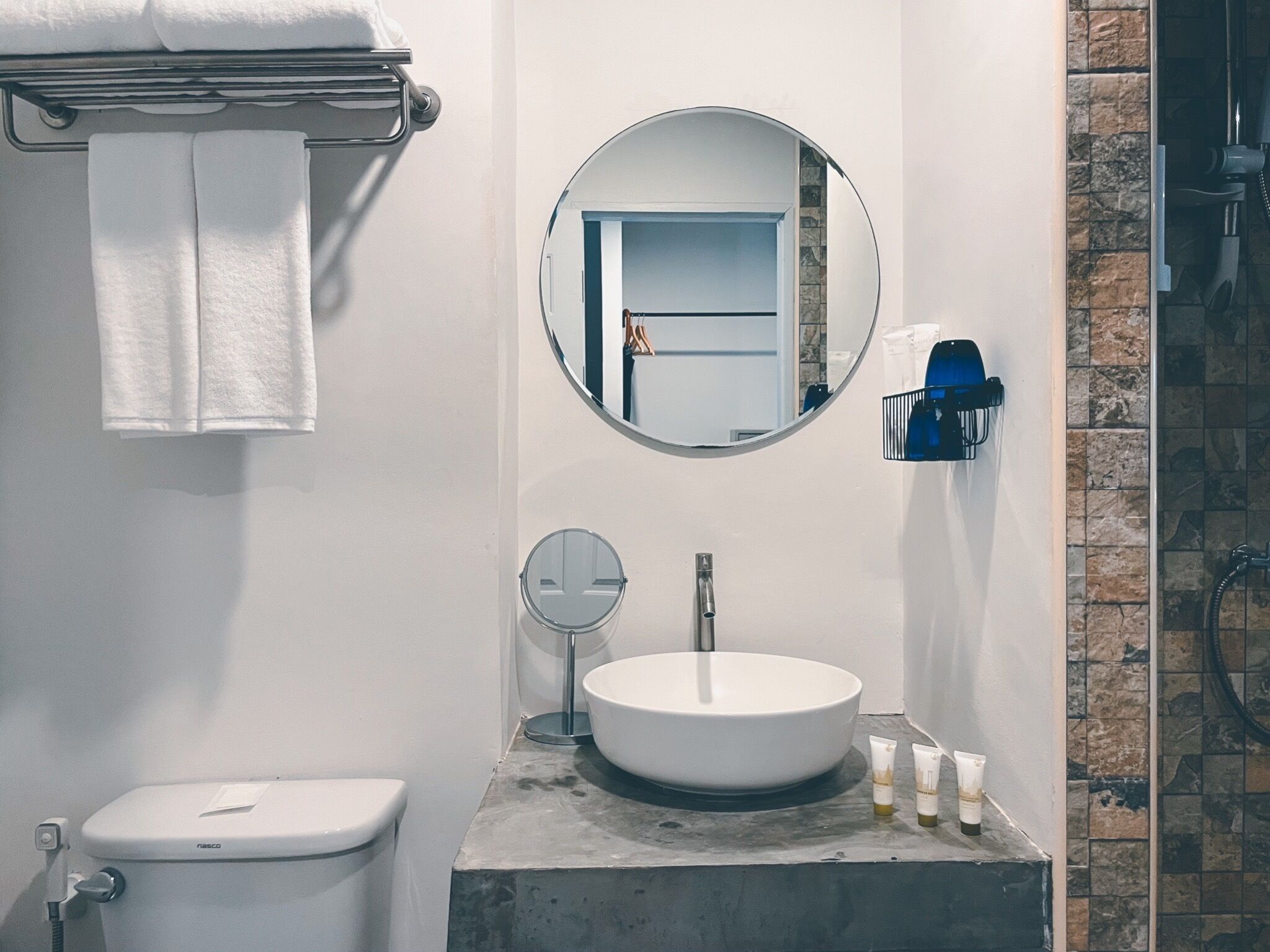 Photo - Kraam Silhouette Hotel and Cafe Phuket- Chalong pier Hotel