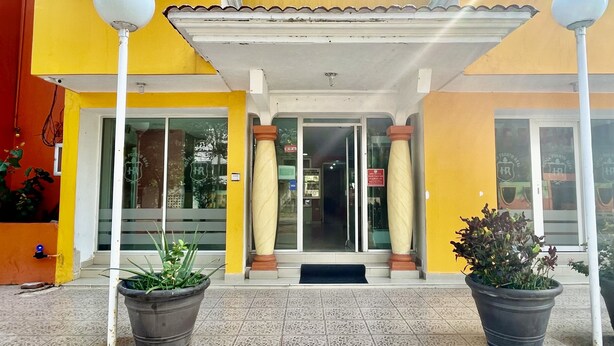 Gambar tidak terklasifikasi, 1 dari 41, tombol