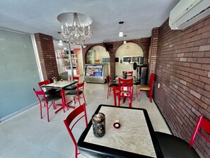 Breakfast, lunch and dinner served