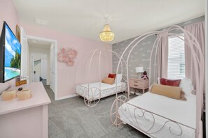 Villa (Multiple Bedrooms) | Property amenity - Secluded 10 Bedroom Villa With Ocean Views 6282 (Davenport)