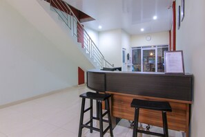 Quầy tiếp tân