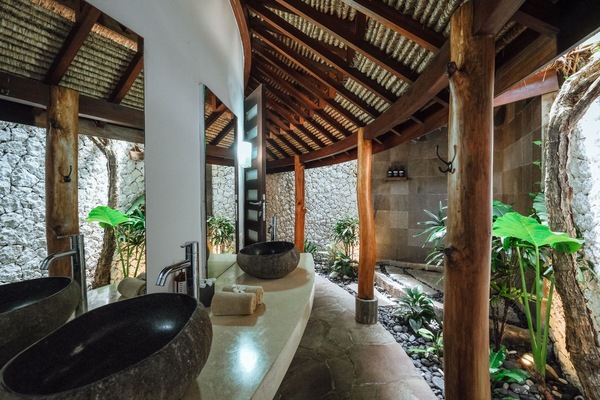 Villa, 1 habitación | Baño | Regadera, amenidades de baño gratuitas, secadora de cabello, toallas