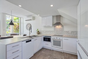 Fridge, microwave, oven, dishwasher