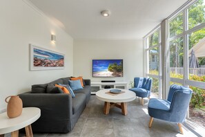 Smart TV, books, offices