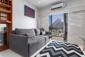Departamento | Área de sala de estar | Smart TV de 43 pulgadas con canales por cable y Netflix 