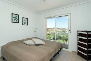 3 soverom, strykejern/-brett, wi-fi og sengetøy