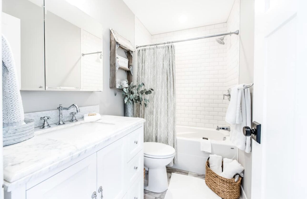 Ivory and Oak a Greenbluff Home