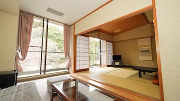 Standard Quadruple Room, Non Smoking, Mountain View | In-room safe, free WiFi