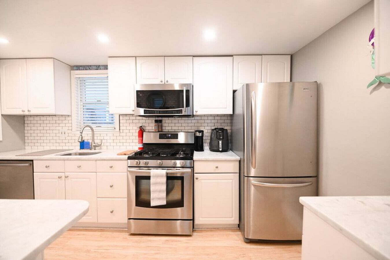 42 Wood Ave · 5 Minute Walk To Beach! Amazing Backyard Space!