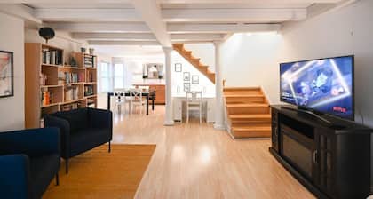 42 Wood Ave · 5 Minute Walk To Beach! Amazing Backyard Space!