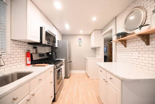 42 Wood Ave · 5 Minute Walk To Beach! Amazing Backyard Space!