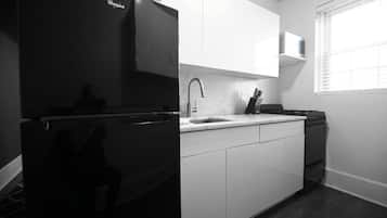 Geladeira, micro-ondas, fogão, cooktop