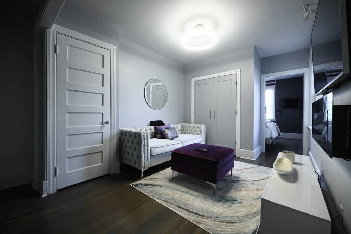 59 Rennell St, Bridgeport · Lovely 1 bedroom cozy modern apartment w/75” 4K TV