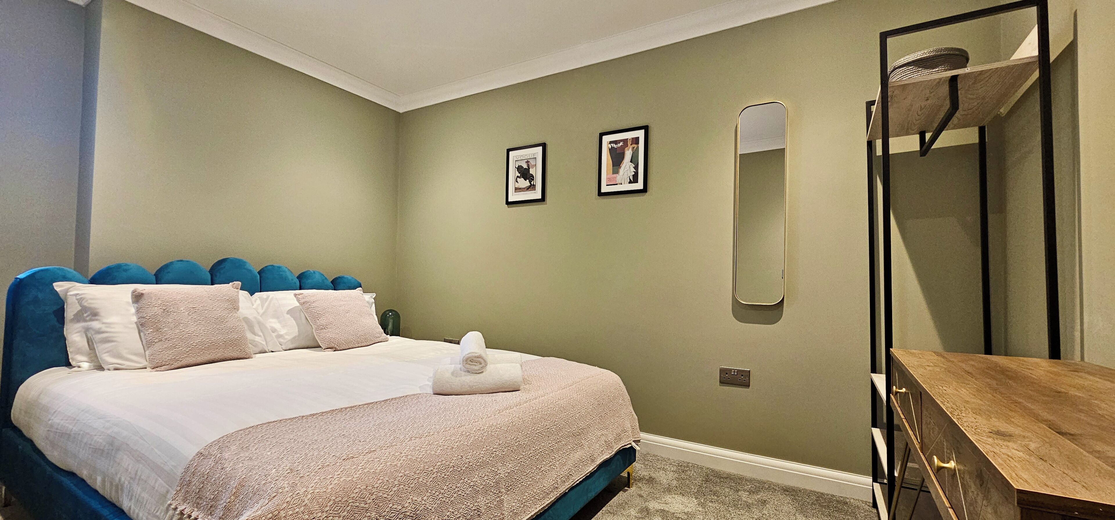 1 chambre, fer et planche à repasser, accès au Wi-Fi (inclus)
